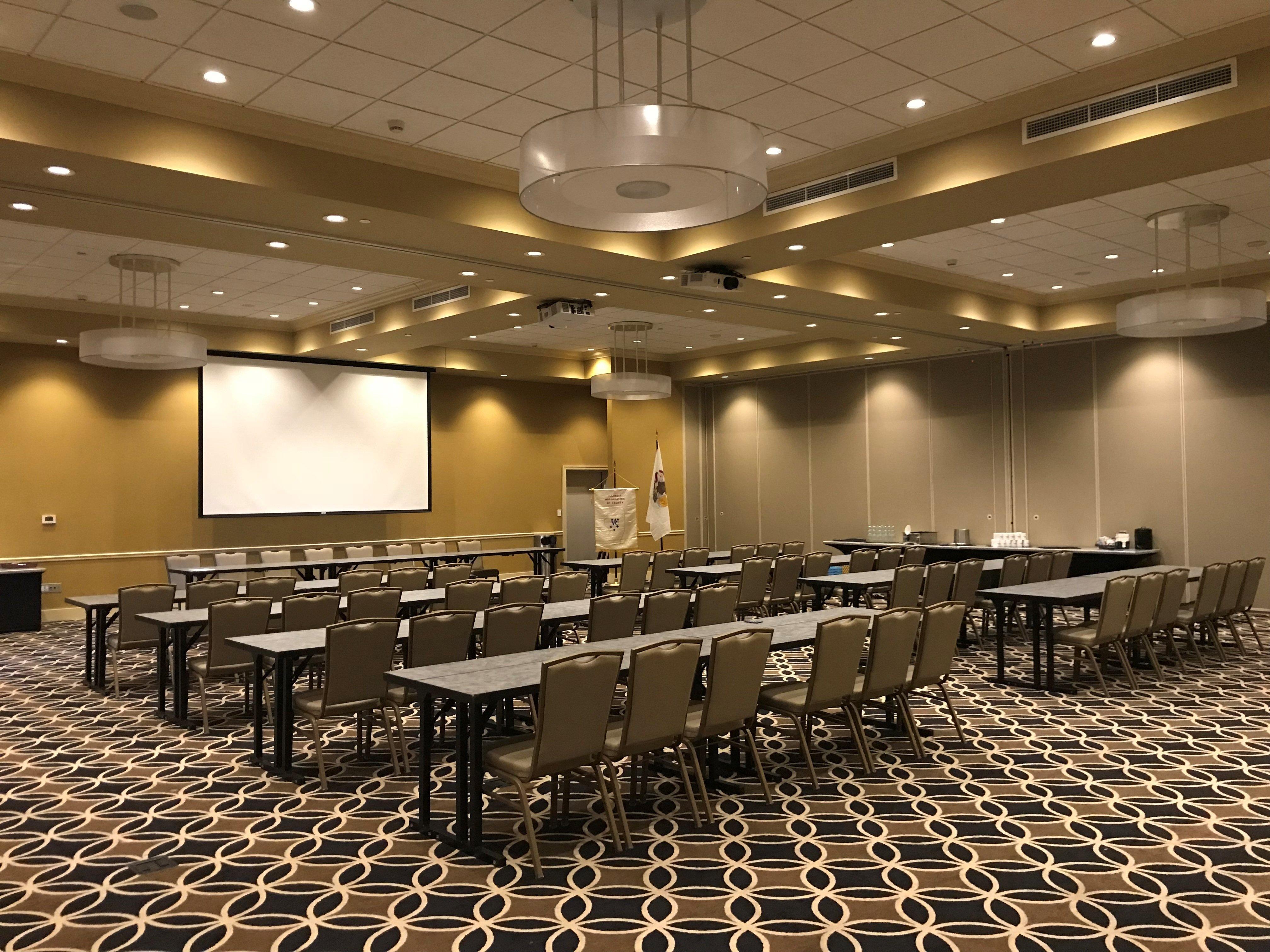 Holiday Inn And Suites East Peoria By Ihg Dış mekan fotoğraf